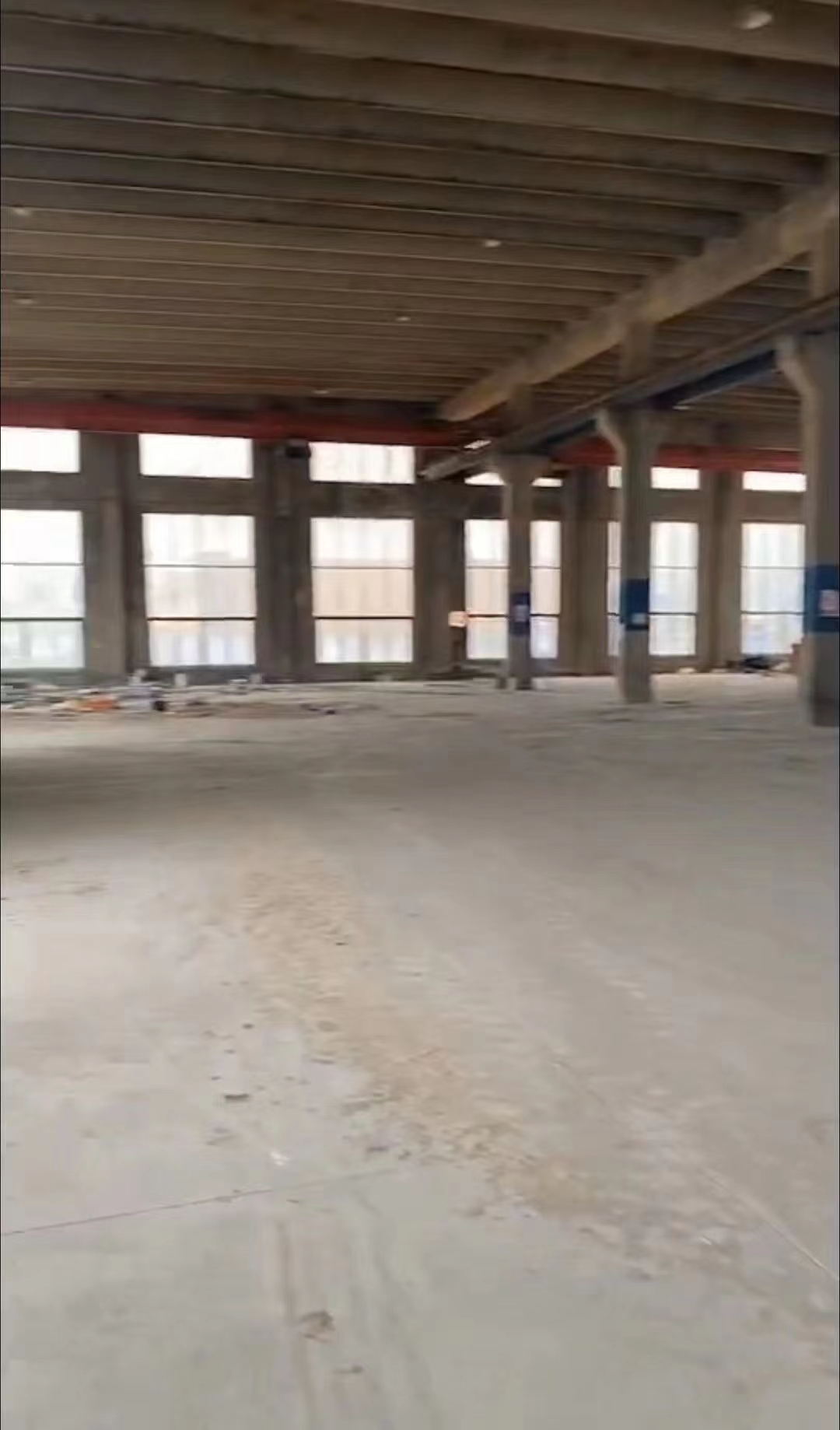 出租義烏東工業(yè)用地廠房1200平，有航吊