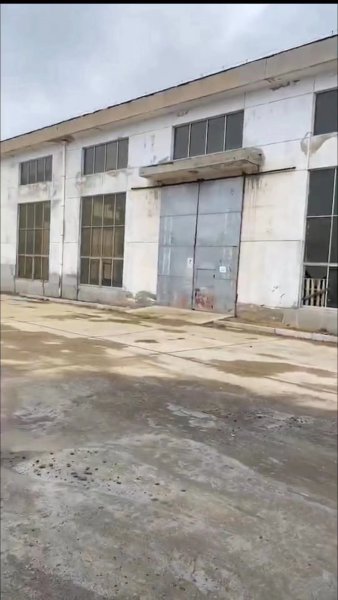 出租義烏東工業(yè)用地廠房1200平，有航吊