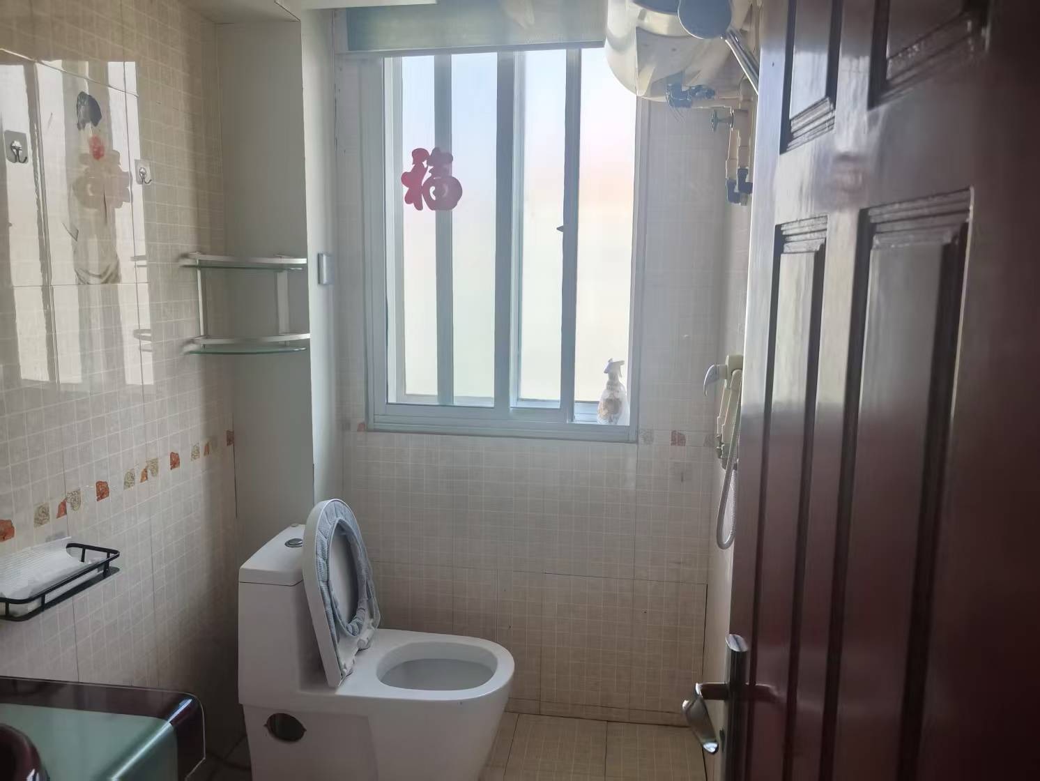 實驗中學(xué)附近三樓出租