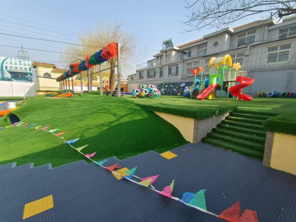 威海市文登區(qū)雁北街16-1號(hào)（原教育實(shí)驗(yàn)幼兒園）地塊及地上出